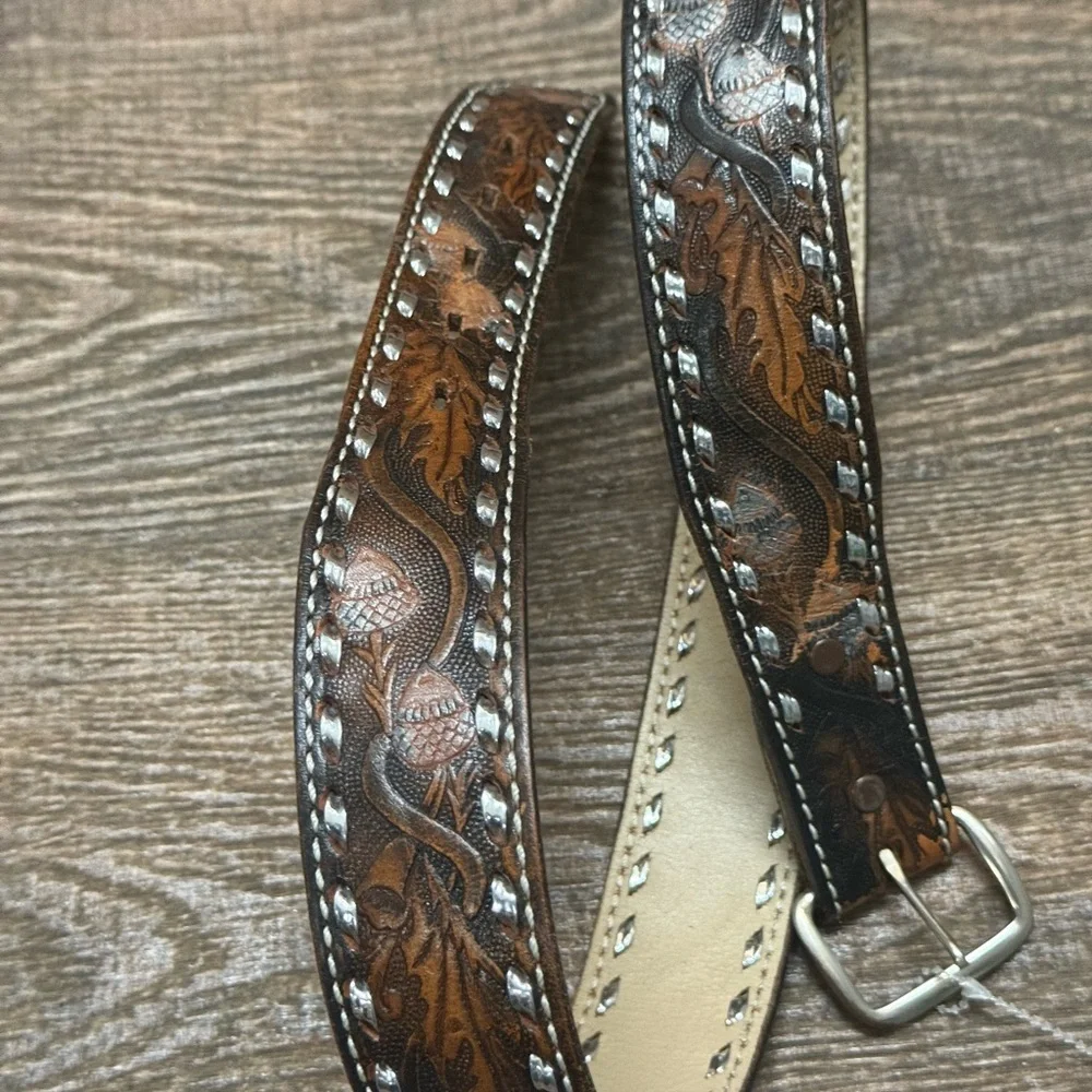 Brushy Creek M (36) NWT (partial) Cowhide vintage western Belt with Silver studs - Picture 2 of 14
